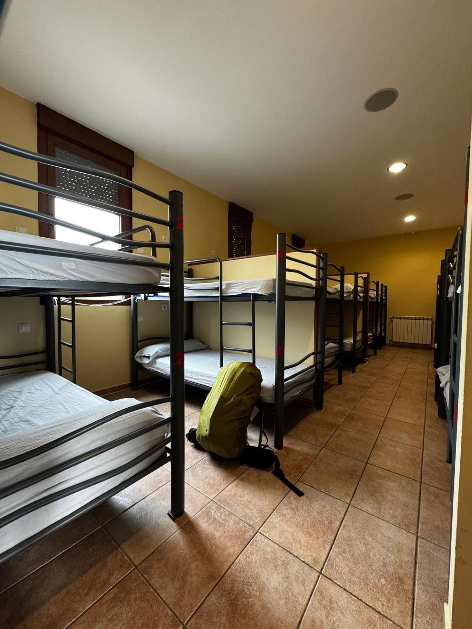 Albergue De Peregrino Cruz De Fierro ฟนเซบาดอน ภายนอก รูปภาพ